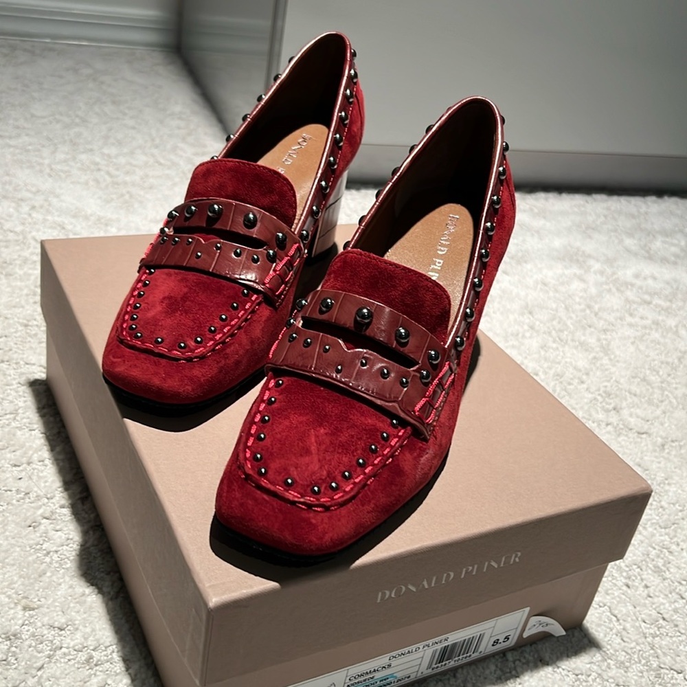 Donald Pliner loafer style pumps